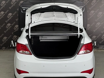 Hyundai Solaris, 2015г, передний привод, автомат
