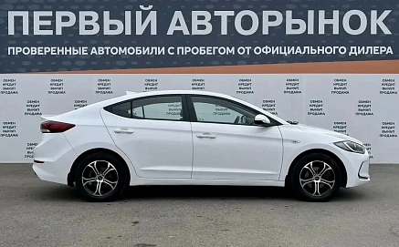 Hyundai Elantra, 2018г, передний привод, автомат