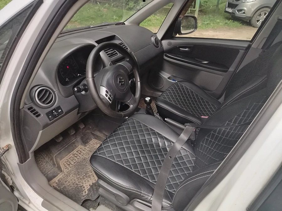 Suzuki SX4, 2008г., полный привод, механика