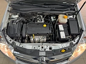 Opel Astra, 2011г., передний привод, механика