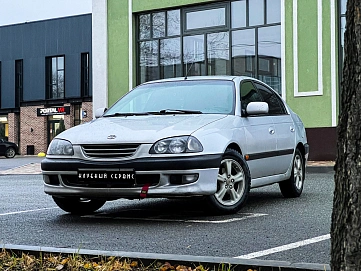 Toyota Avensis, 1999г, передний привод, механика