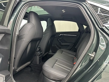 Audi A3, 2022г, передний привод, робот