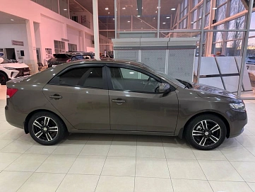 Kia Cerato, 2013г, передний привод, механика