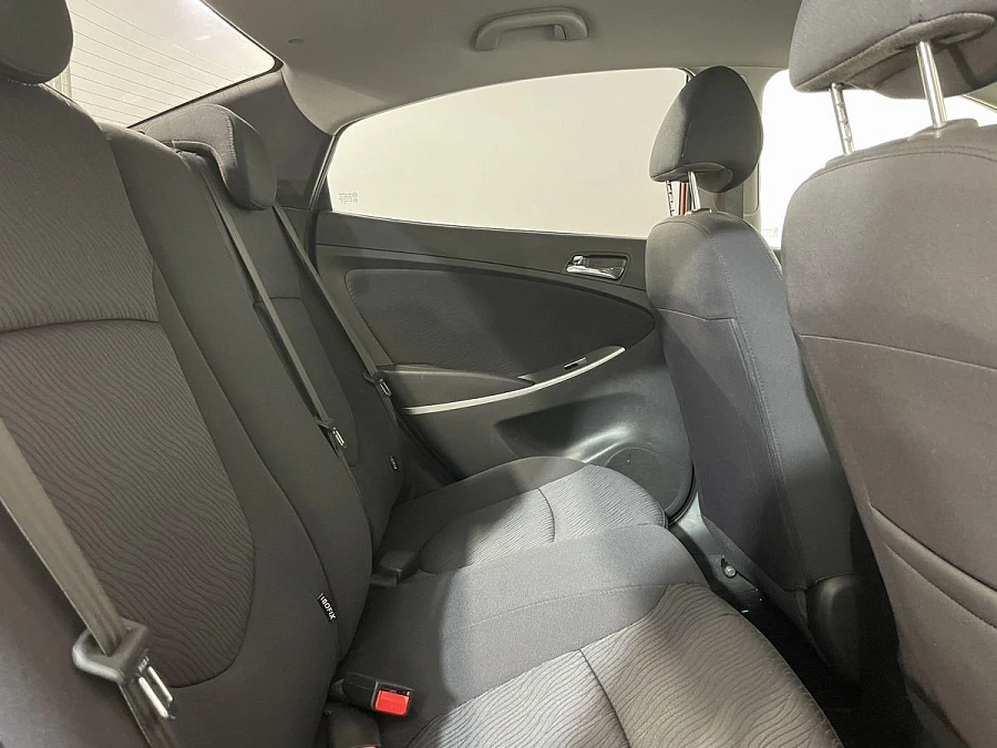 Hyundai Solaris, 2012г., передний привод, автомат