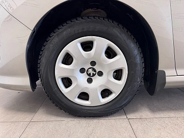 Peugeot 308, 2011г, передний привод, автомат