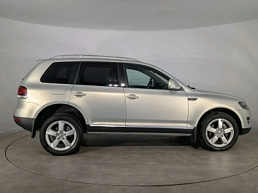 Volkswagen Touareg, 2009г, полный привод, автомат