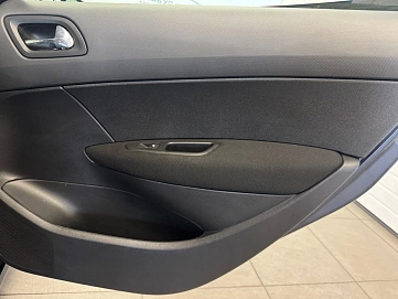 Peugeot 308, 2012г, передний привод, механика
