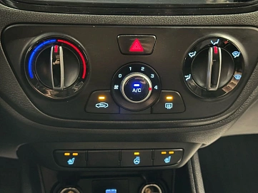 Hyundai Solaris, 2021г, передний привод, автомат