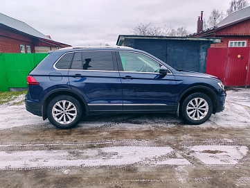 Volkswagen Tiguan, 2017г., передний привод, робот