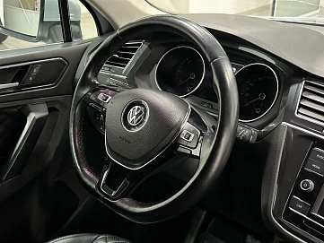 Volkswagen Tiguan, 2017г, полный привод, робот