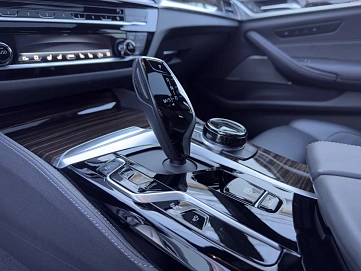 BMW 5 серии, 2020г., передний привод, автомат