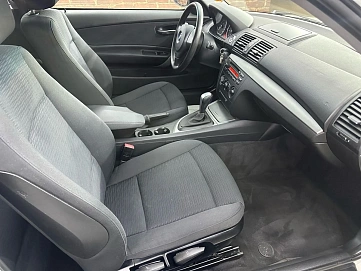 BMW 1 серии, 2011г, задний привод, автомат