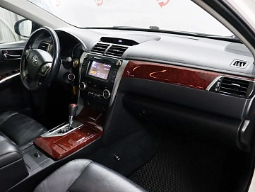 Toyota Camry, 2013г, передний привод, автомат