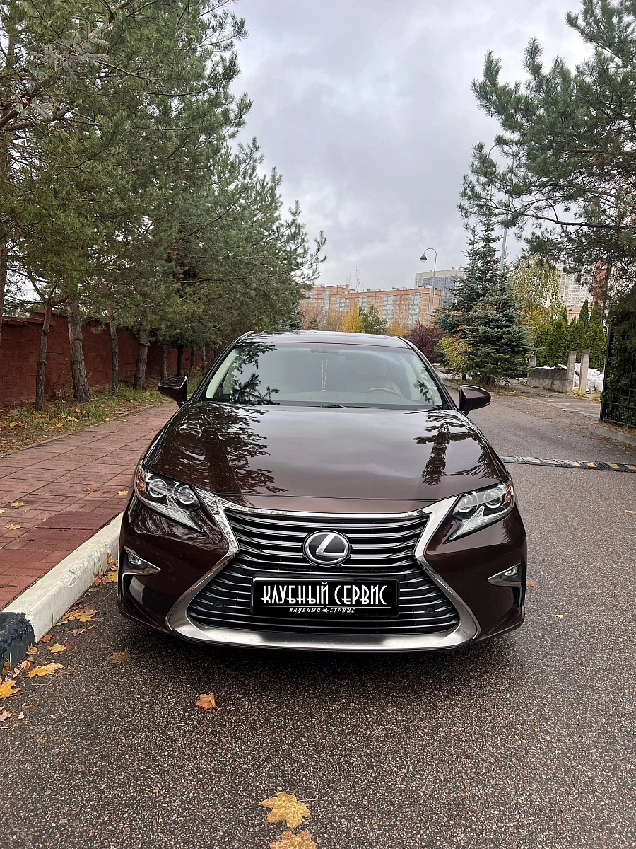 Lexus ES, 2017г., передний привод, автомат