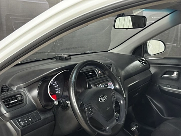 Kia Rio, 2015г, передний привод, автомат