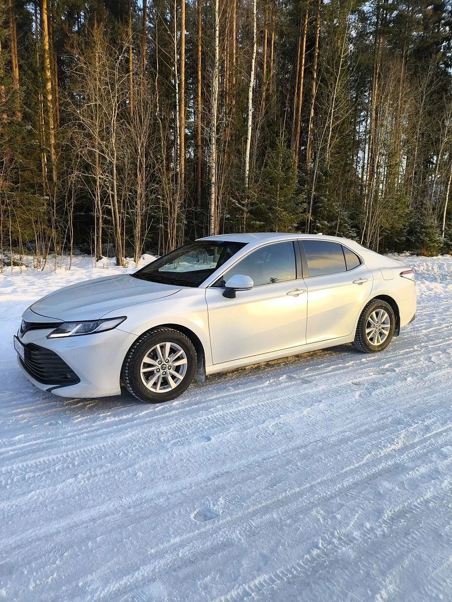 Toyota Camry, 2021г., передний привод, автомат