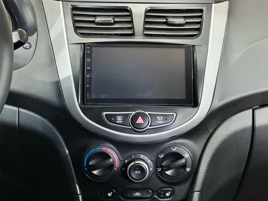 Hyundai Solaris, 2013г., передний привод, автомат