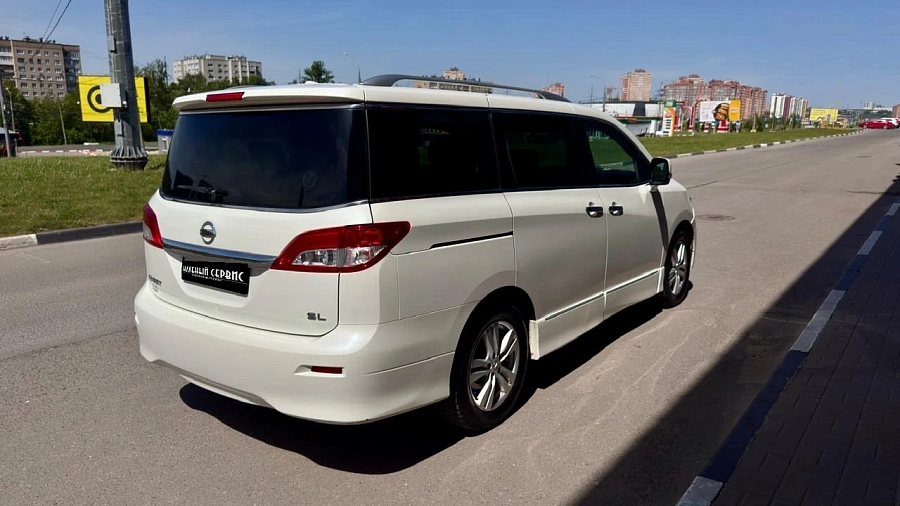 Nissan Quest, 2011г., передний привод, вариатор