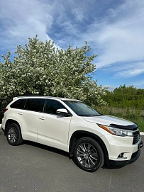 Toyota Highlander, 2015г, полный привод, автомат