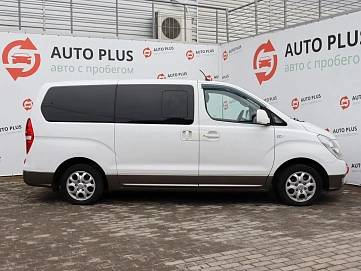 Hyundai , 2011г., задний привод, автомат