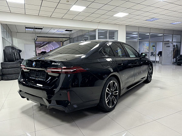 BMW 5 серии, 2024г, полный привод, автомат