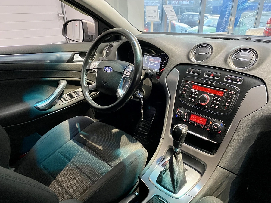 Ford Mondeo, 2012г., передний привод, робот