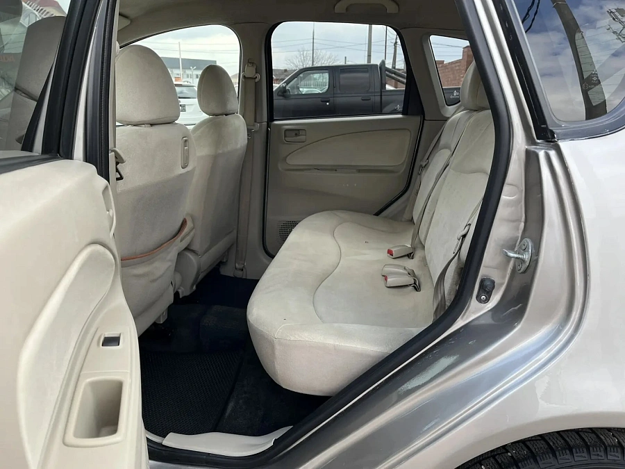 Mitsubishi Colt, 2004г., передний привод, автомат