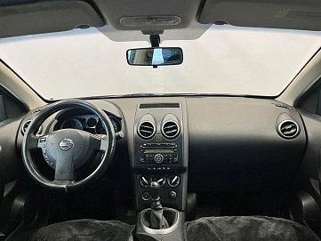 Nissan Qashqai, 2009г, передний привод, механика