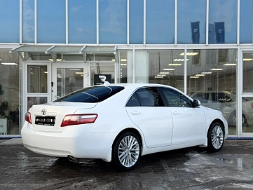 Toyota Camry, 2010г, передний привод, автомат