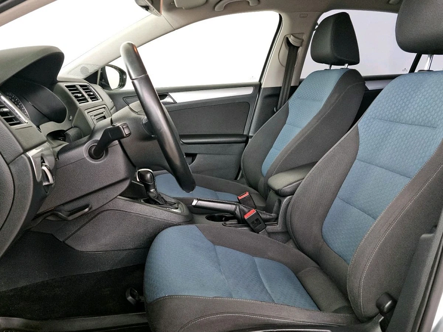 Volkswagen Jetta, 2013г., передний привод, робот