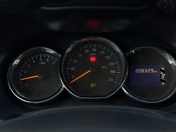 Renault Duster, 2015г, полный привод, механика