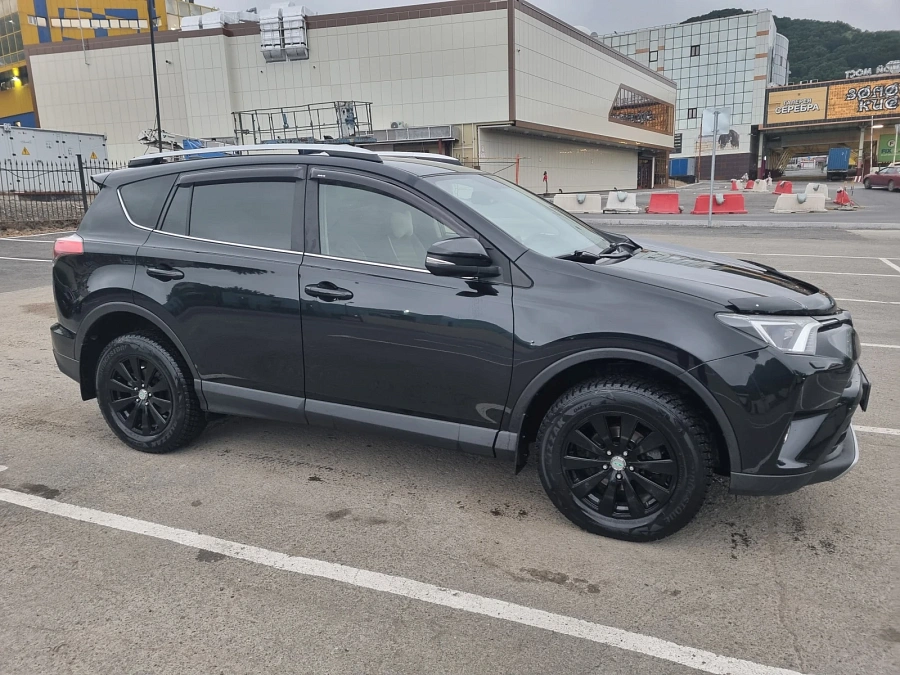 Toyota RAV4, 2016г., полный привод, вариатор