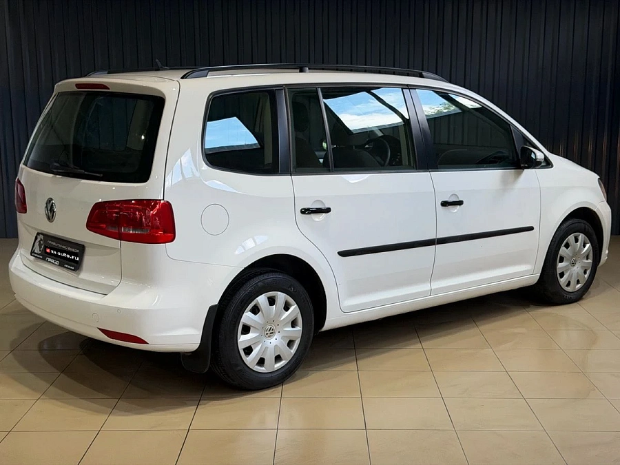 Volkswagen Touran, 2011г., передний привод, механика