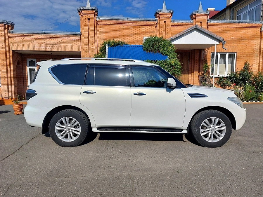 Nissan Patrol, 2011г., полный привод, автомат