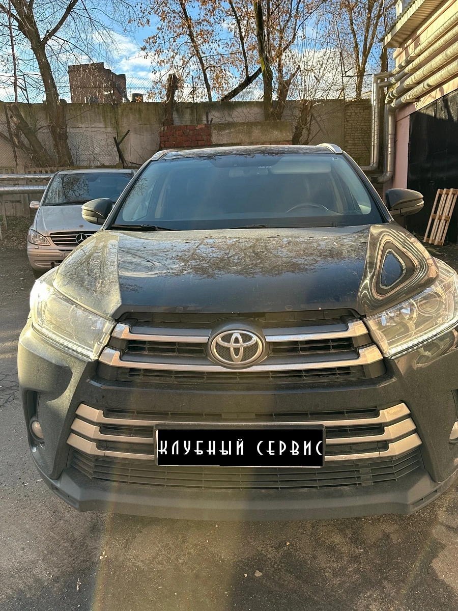 Toyota Highlander, 2017г., полный привод, автомат