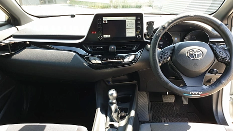 Toyota C-HR, 2022г, полный привод, вариатор