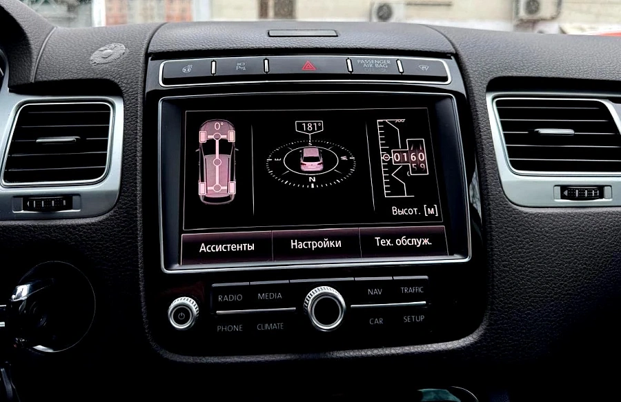 Volkswagen Touareg, 2017г., полный привод, автомат