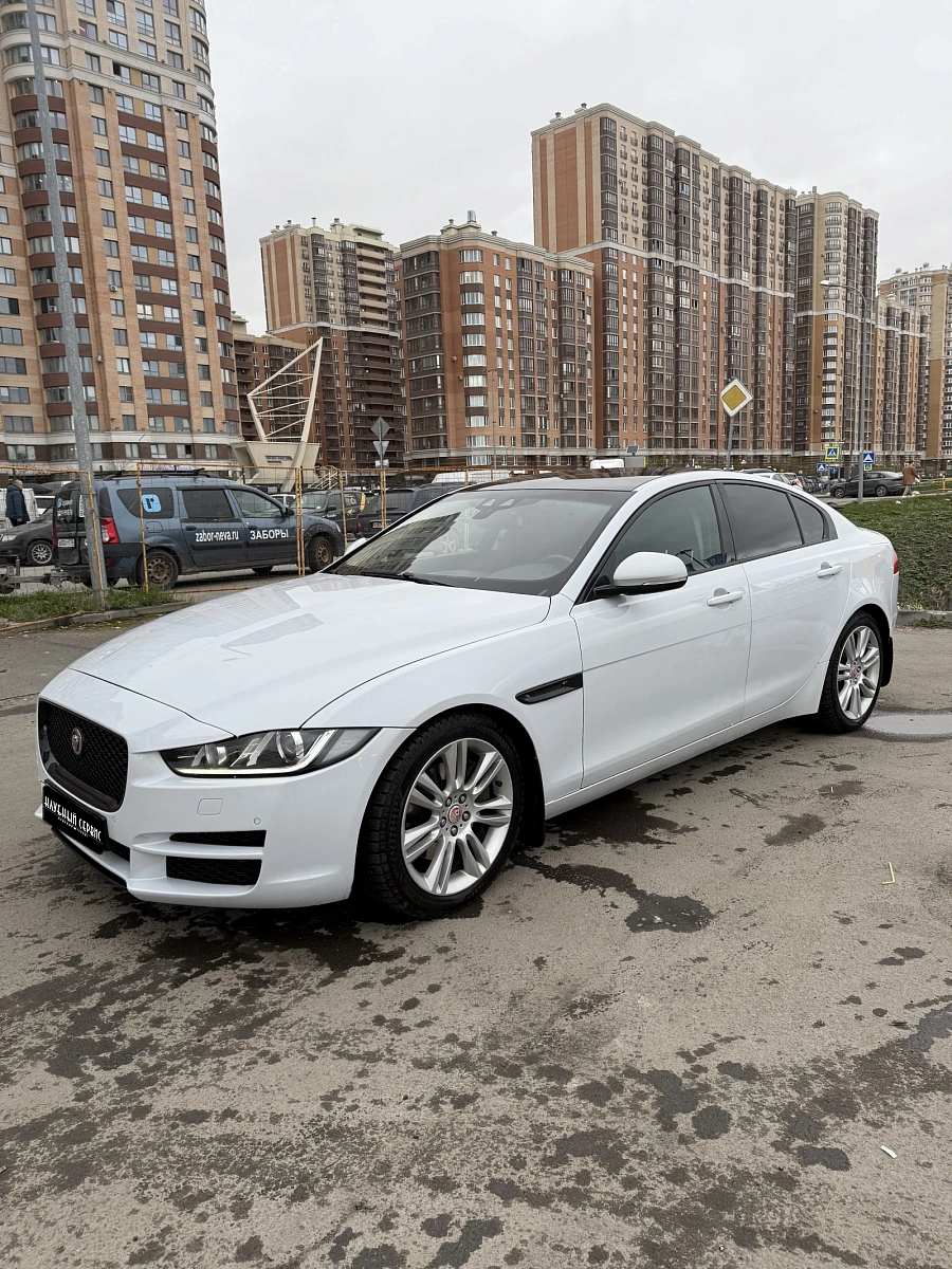 Jaguar XE, 2015г., задний привод, автомат