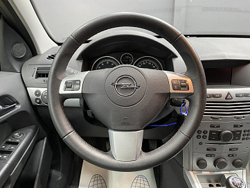 Opel Astra, 2014г, передний привод, механика