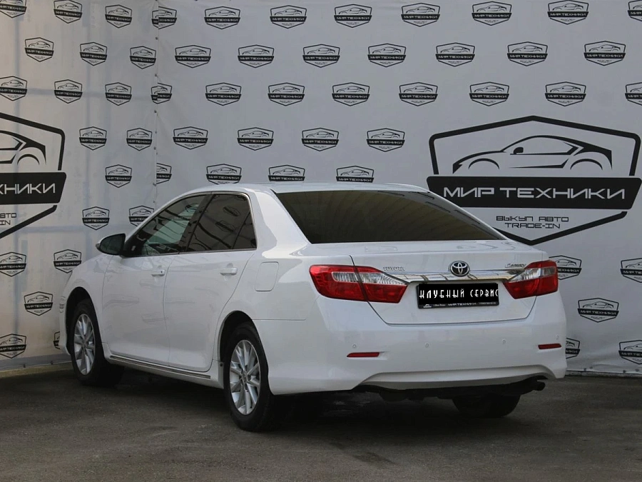 Toyota Camry, 2013г., передний привод, автомат