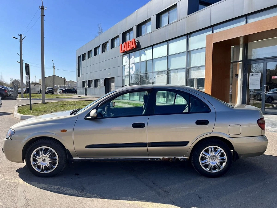 Nissan Almera, 2004г., передний привод, механика