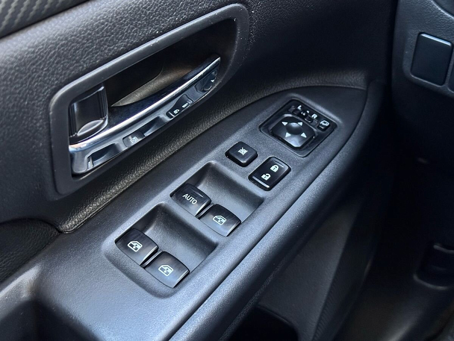 Mitsubishi Outlander, 2015г., полный привод, вариатор