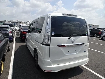 Nissan Serena, 2015г, передний привод, вариатор