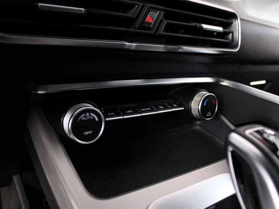 Geely Coolray, 2020г., передний привод, робот