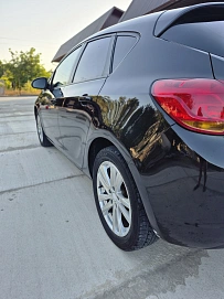 Opel Astra, 2010г, передний привод, автомат