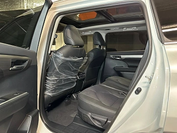 Toyota Highlander, 2025г, полный привод, автомат