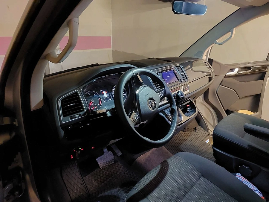 Volkswagen Multivan, 2019г., передний привод, робот