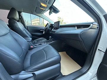 Toyota Corolla, 2022г, передний привод, вариатор