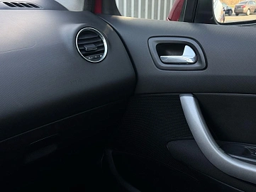 Peugeot 308, 2009г, передний привод, автомат