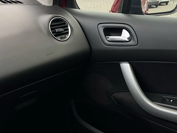 Peugeot 308, 2009г, передний привод, автомат